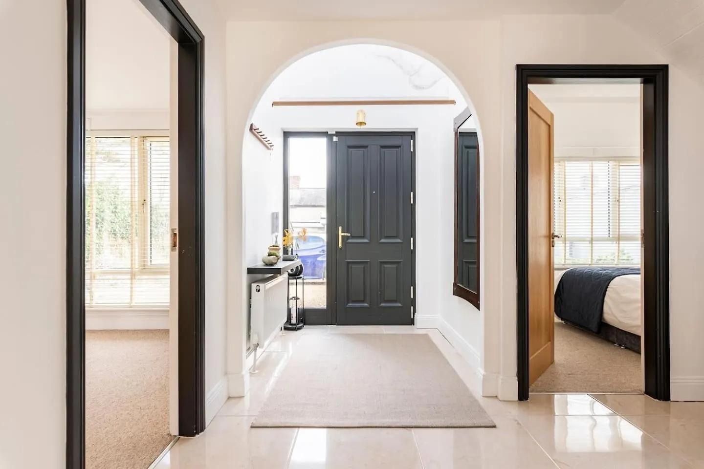 Homestay Double Bedroom With Private Toilet And Shower, Easy To City Center Dublin