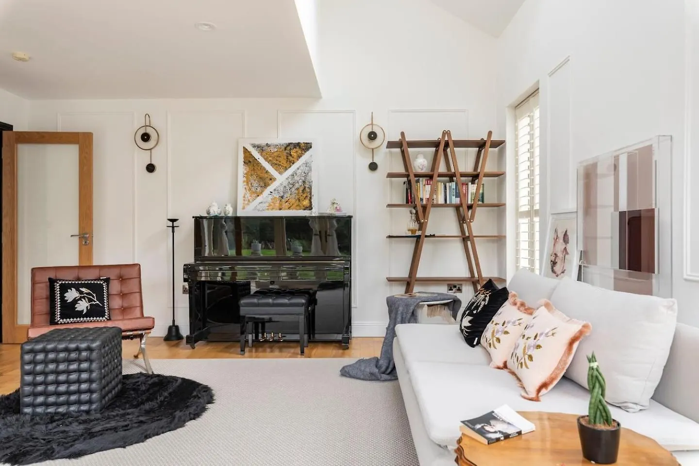 Homestay Double Bedroom With Private Toilet And Shower, Easy To City Center Dublin Ireland